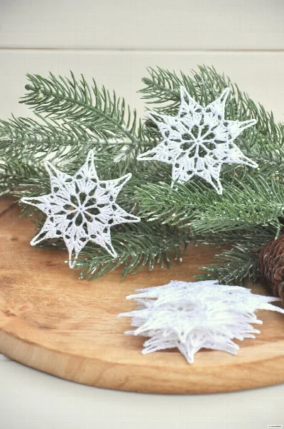 Biela háčkovaná vločka, priemer 8cm – foto 3