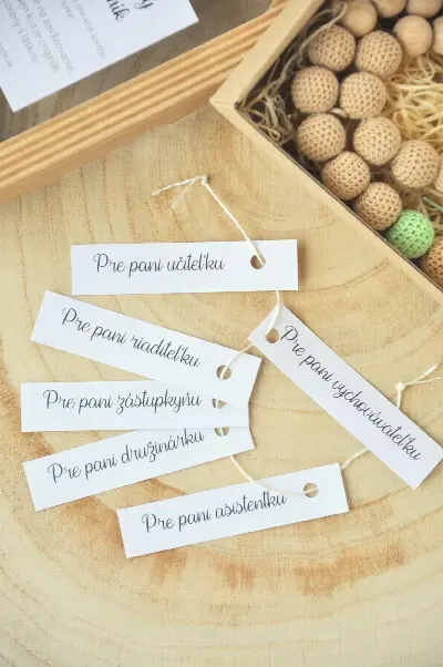 Háčkovaný náhrdelník, zeleno-béžový – foto 3